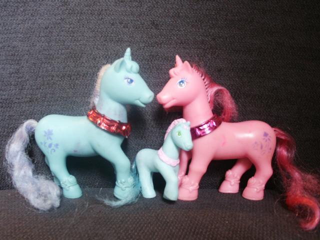 La section des poneys "non Hasbro" Fackies-002-10ce1bc